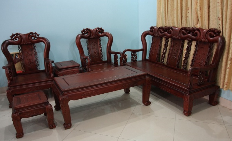 Bí quyết chọn bàn ghế gỗ thích hợp cho phòng khách